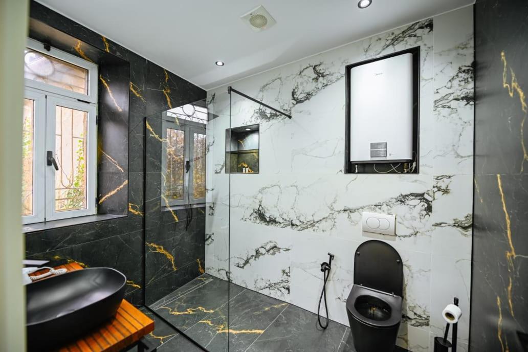 Mon Ami Boutique Hotel Shkoder Luaran gambar