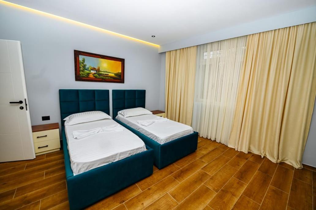Mon Ami Boutique Hotel Shkoder Luaran gambar