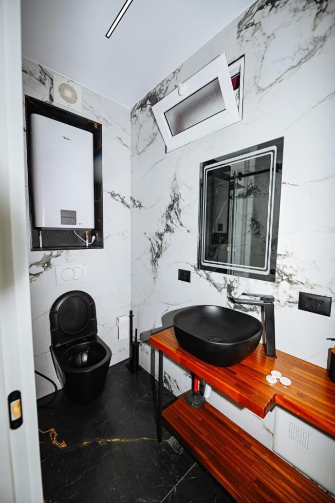 Mon Ami Boutique Hotel Shkoder Luaran gambar